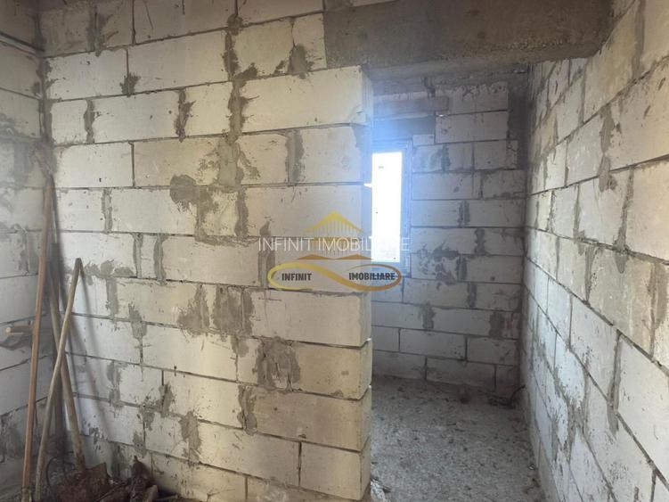 Casă P+M la roșu + teren 1.239 mp – Sărata (Bacău) – 74.900 € - 4