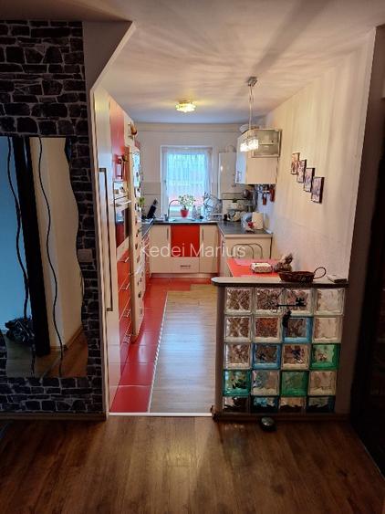 Vând apartament 3 camere complet mobilat și utilat.  - 14