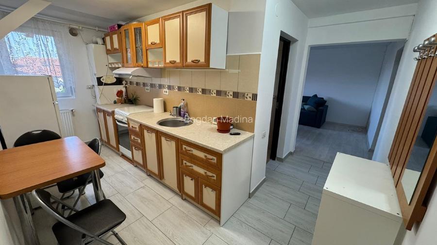 Proprietar, închiriez Apartament 2 camere  - 8