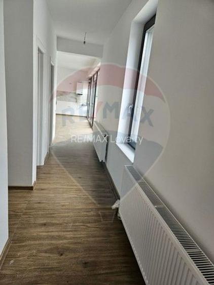 Casă / Vilă cu 4 camere de închiriat în zona Tei - 2