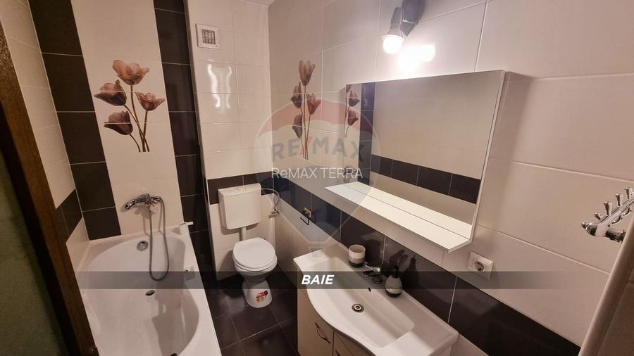 Apartament 3 camere de închiriat bloc nou lift în zona ultra Central - 4