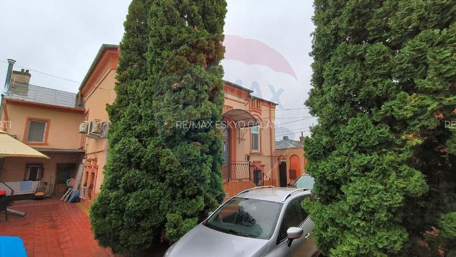 Casă cu piscină de vânzare în zona Piața Centrală Galați - 35