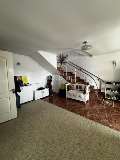 Casa de Vânzare cu lac - 7