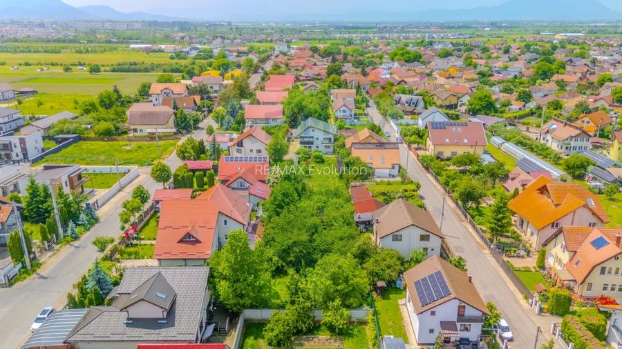 Vila rezidential/  gradina de vis/sera/ panouri/ Sanpetru! - 31