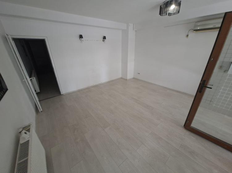 Boema- spatiu comercial 30mp, vitrina stradala