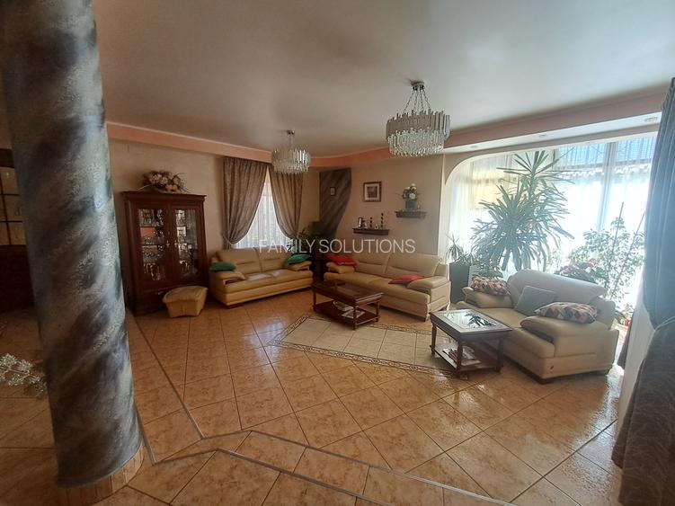 Casa individuala cu piscina. P+1+M. zona foarte buna - 34