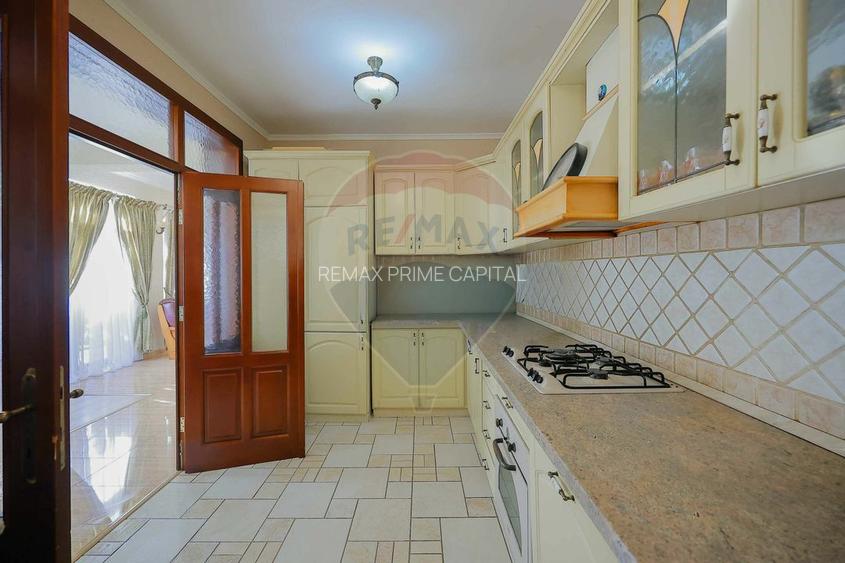 De vânzare vilă cu 7 camere, drum privat, în zona de Dealuri - 16