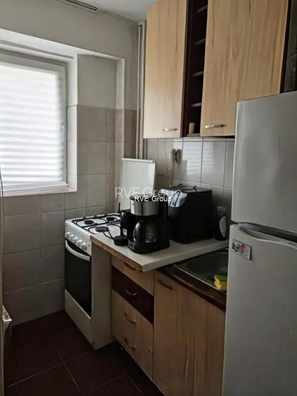 Gars (bloc 1979 reabilitat, 31 mp) - 15 min. metrou M. Bravu / Dristor - 3