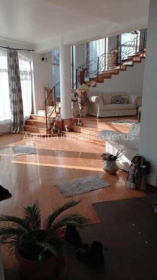 Casa cu etaj, proiect deosebit la Lebada! - 7