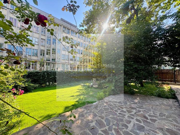 Spre Vânzare Proprietate remarcabilă cu 6 camere în inima Iașului ! - 5