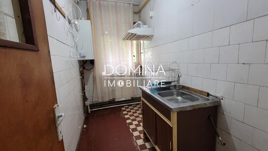 Vanzare apartament 2 camere, parter, liber, in Targu-Jiu, strada Olari - 6