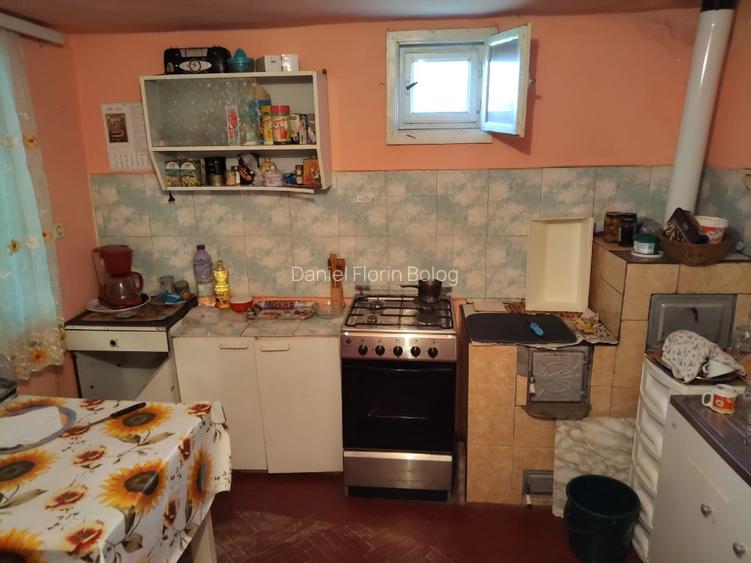 Casa 3 camere spatioasa de vanzare zona linistita - 12