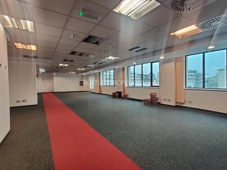 Spațiu de birou de la 329 mp - Unimed Office Building - Universitate - 19