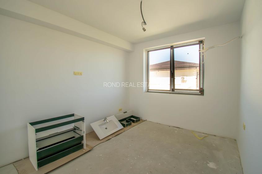 Vila alipita,finalizata, impecabil executata, teren 350mp, preechipare AC - 17