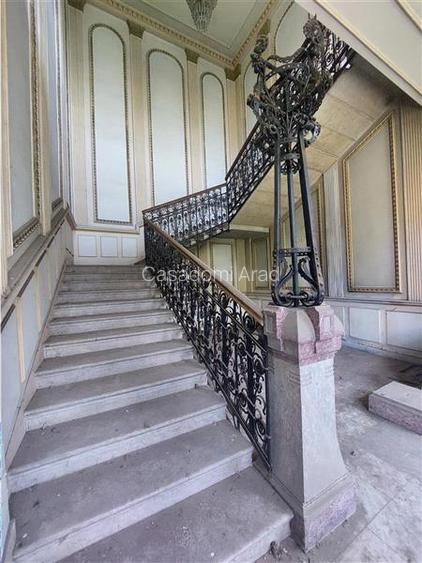 Cladire ultracentrala cu curte privata, pentru activitati diverse - 4