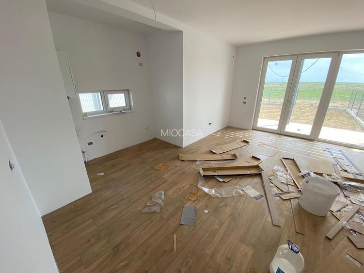 Comision 0%. Duplex spatios. Teren 380 mp. Panouri solare. - 8