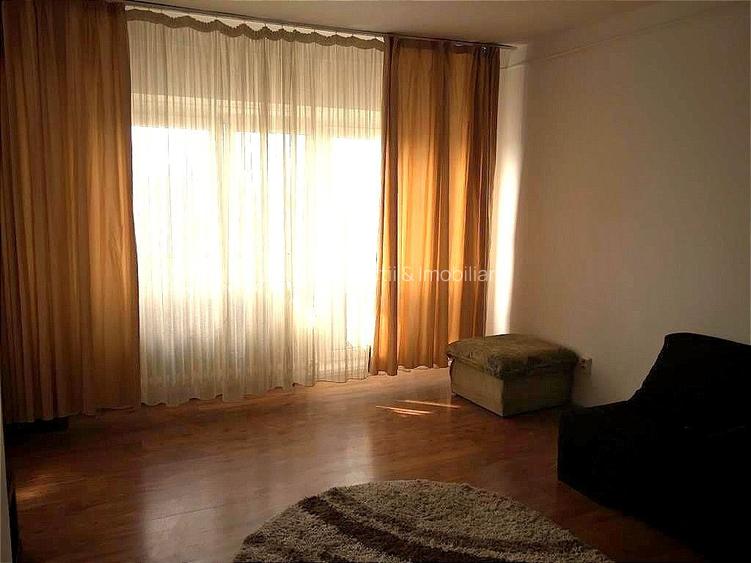 Garsoniera decomandata - Trafic Greu / 40mp - 2