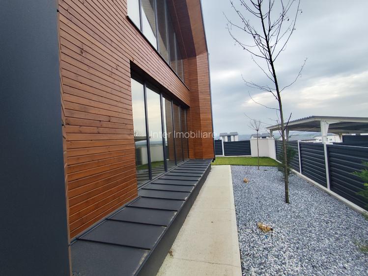 Casa cu etaj 4 cam, 4 bai , 500mp   teren   COD 158124 - 15