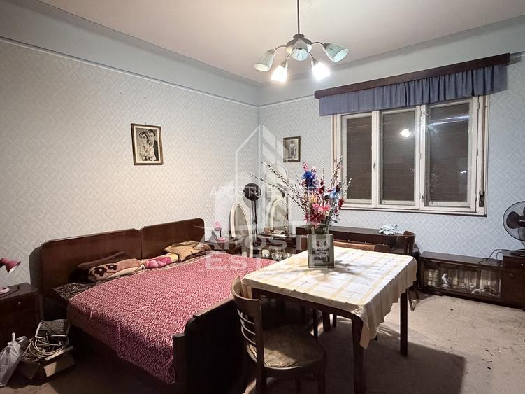 Casa alipita cu teren, necesita renovari, situata in zona Freidorf. - 2