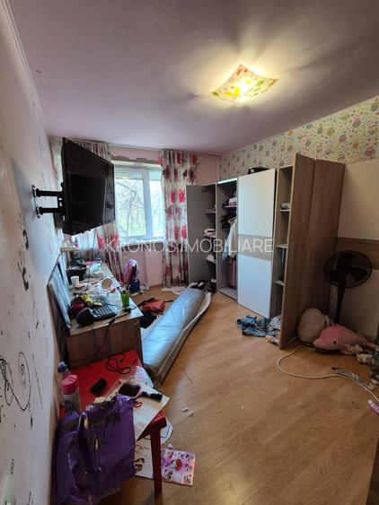 OCAZIE, GARA-PARC 2 CAMERE DECOMANDAT, ETAJ 1, LIBER, GAZE LA USA, PRET 83.900 E - 11