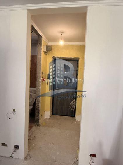 Garsoniera Titan/ Necesita Renovare/ Piata Minis - 6