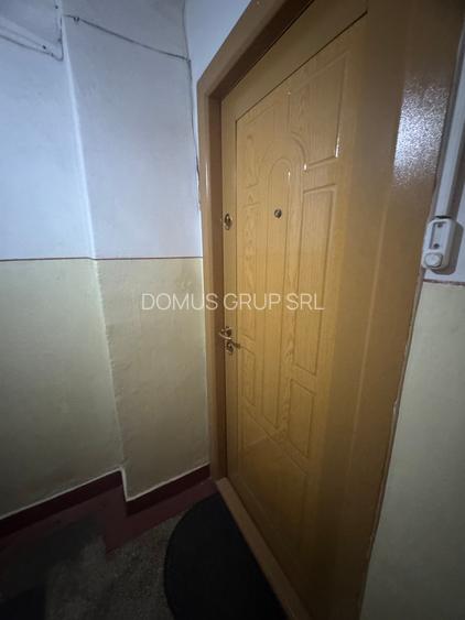 Oferim garsoniera de inchiriat etaj 2 Central, str Stefan Cel Mare - 12