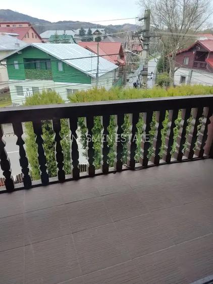 Resedinta cu 8 camere in Orasul Breaza - 11