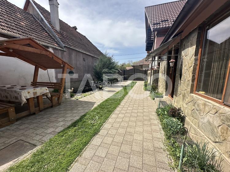 Casa de vanzare 5 camere zona barbeque  salon de evenimete ciubar - 2