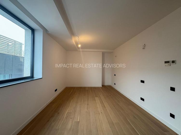 3 camere PREMIUM| 99.7 MP + 9.35 MP terasa - 10