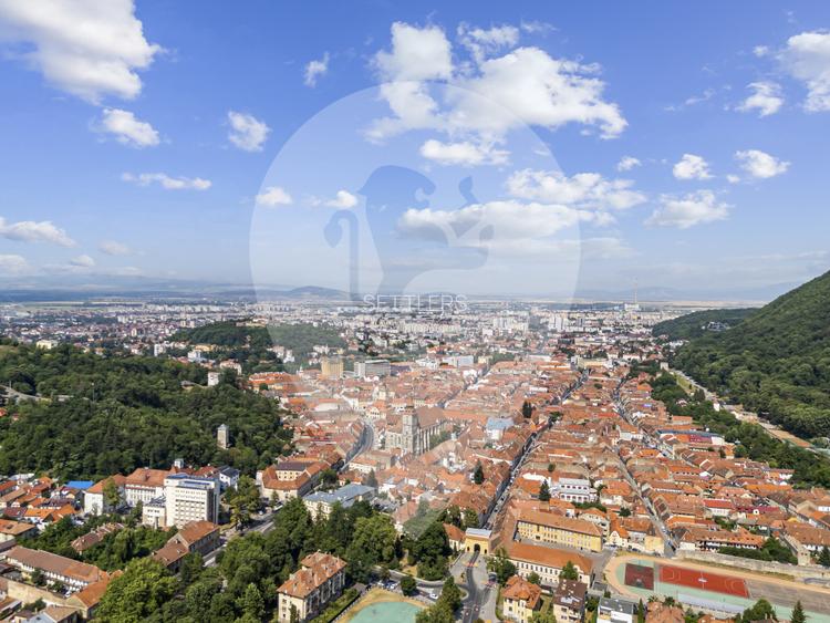 Casa singur in curte Schei - 3