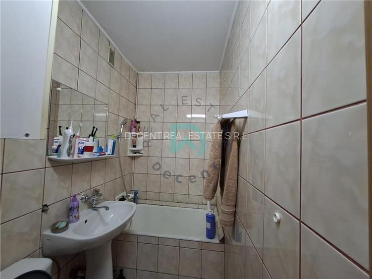 Apartament 3 camere, etaj intermediar 3, Florilor - 11