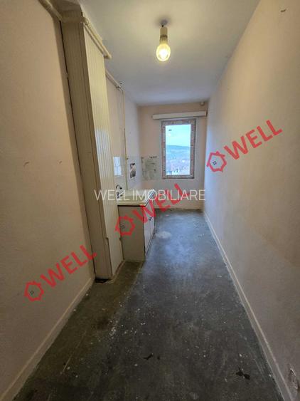 De vânzare apartament cu 2 camere în centrul orașului Covasna, pe strada Unirii! - 3
