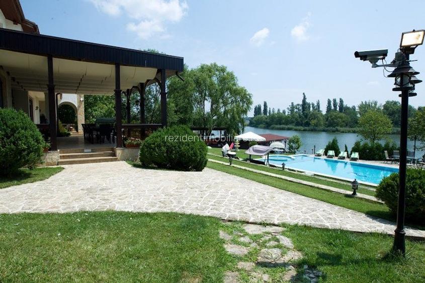 VILA  MEDITERANEANA DE PE MALUL LACULUI SNAGOV - 16