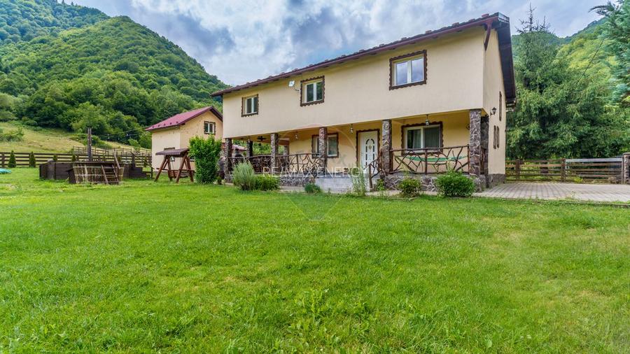 Cabana de vânzare –Mărișel, 10 camere, terasa 41mp, piscină, ciubăr - 2