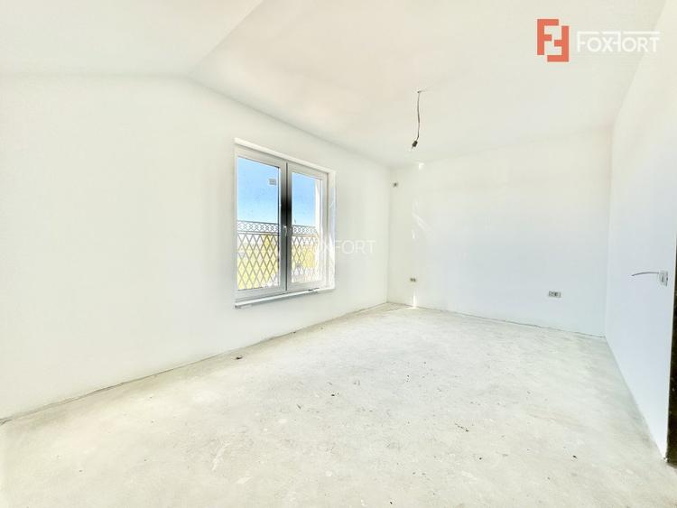 Duplex Mosnita, 4 camere, 2 bai - Asfalt + Toate utilitatile - 12