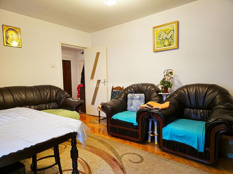 Apartament 4 camere, decomandat, etaj 1 din 4, cartierul Manastur - 2