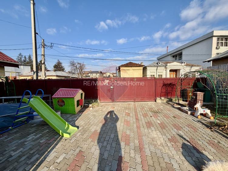 Casă / Vilă cu 4 camere de vânzare în zona Central - 3