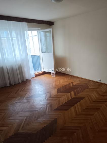 Apartament 3 camere, de vânzare, cartier Mănăștur , strada Moldoveanu , zona Big - 5