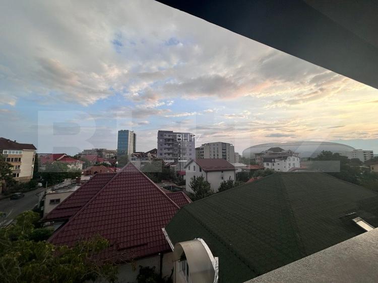 Penthouse cu 3 camere, 2 bai,  terasa 40 mp, zona centrala - 10