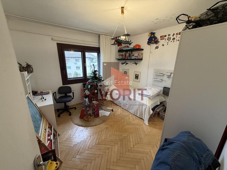 Decomandat. La 2 pasi de Shopping City. 2 bai - 12