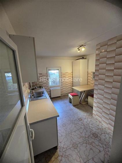 Apartament 3 camere la pret de 2 camere /  zona Gemenii - 7
