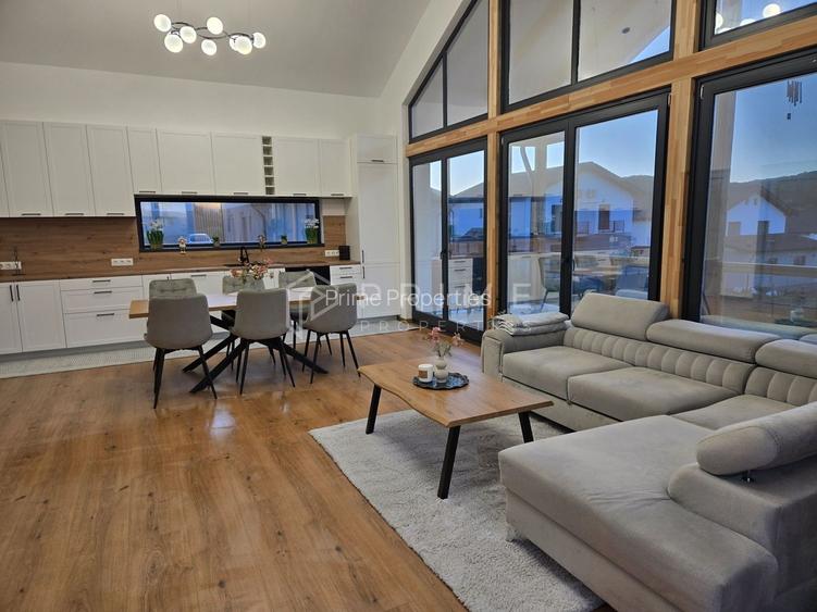 Casă cu Design Modern & Spații Vitrate Mari | Livezeni - 2