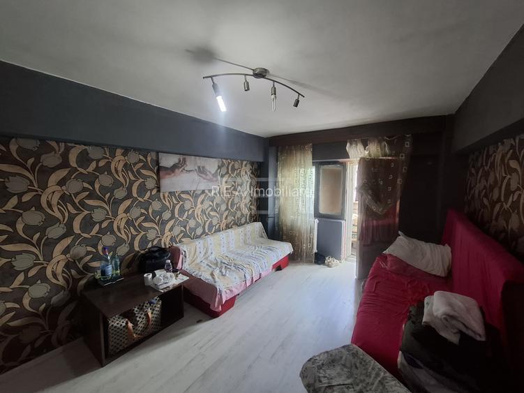 2 camere, et 4/10, bloc 1986, anvelopat- Crangasi - 2