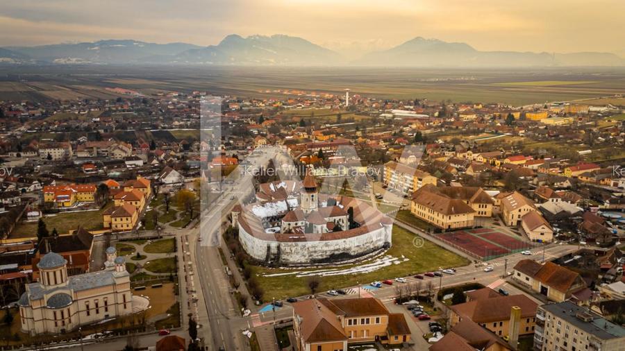 Proiect de restaurare langa Cetatea Prejmer,  casa si teren de 5.458 mp - 2