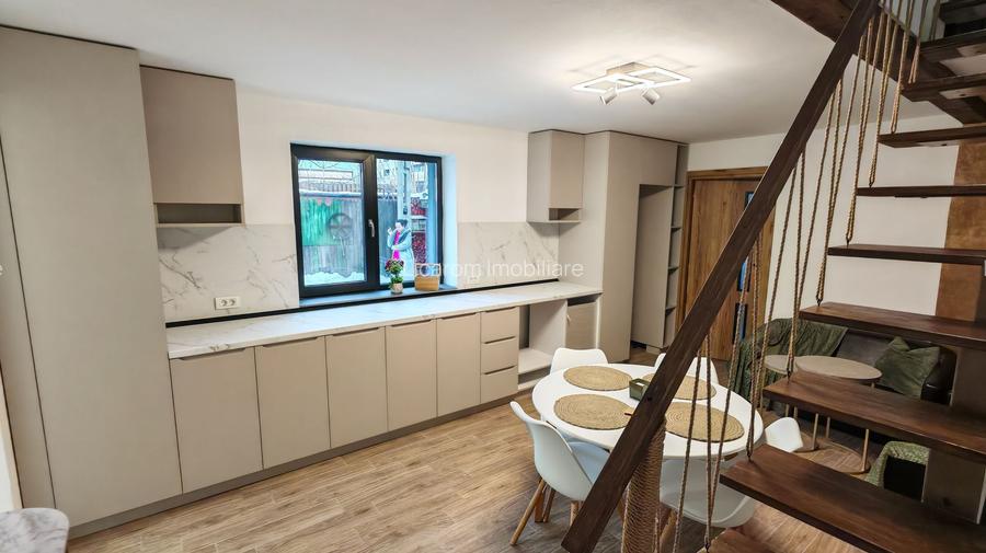 COMISION 0. Corp de casa,Carpatilor intrare in Racadau,P+E,4 camere. - 18