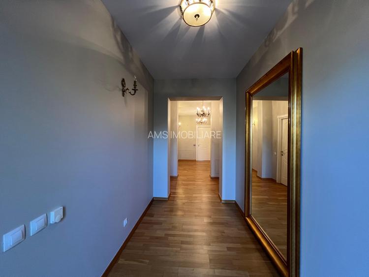 VILA DEOSEBITA / SPATII GENEROASE / CURTE PROPRIE - 17