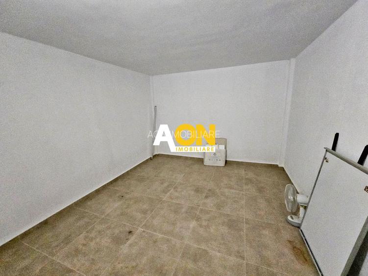 Penthouse pe două niveluri, panouri solare, terasă de 50 mp, boxă - 13