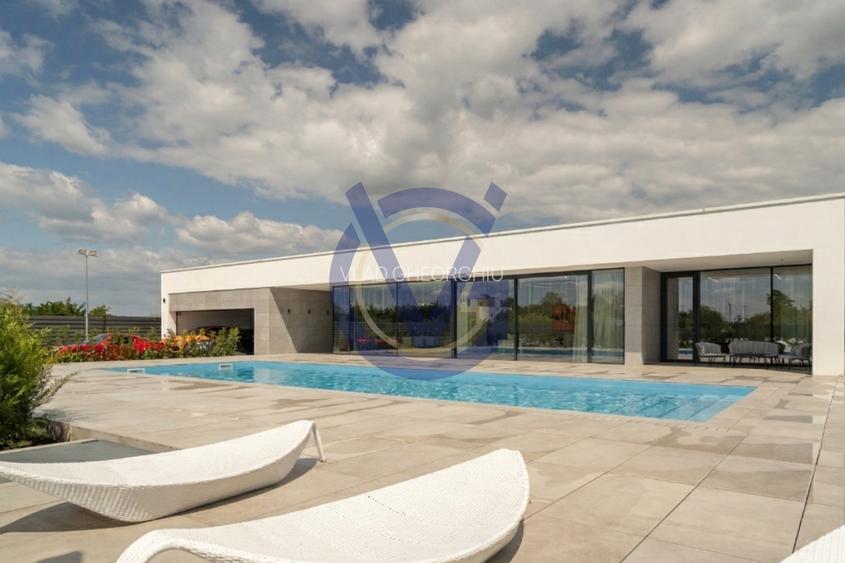 Ca in reviste! Vila senzationala, moderna, piscina si teren de tenis-COMISION 0% - 5