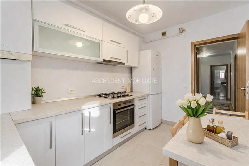 FILM!Apartament 3 camere,2 bai, decomandat,accesorizat,parcare privata,Tractorul - 3
