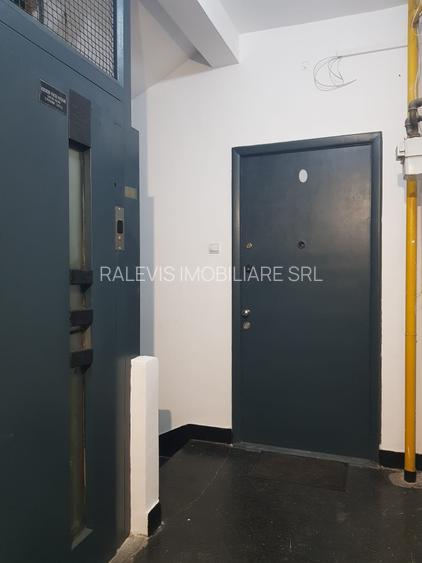 Apartament 3 camere, 2 bai, proaspat renovat, ultracentral, etaj 2, 945 euro - 18